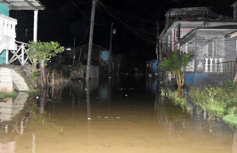 1112 crecida rios holguin