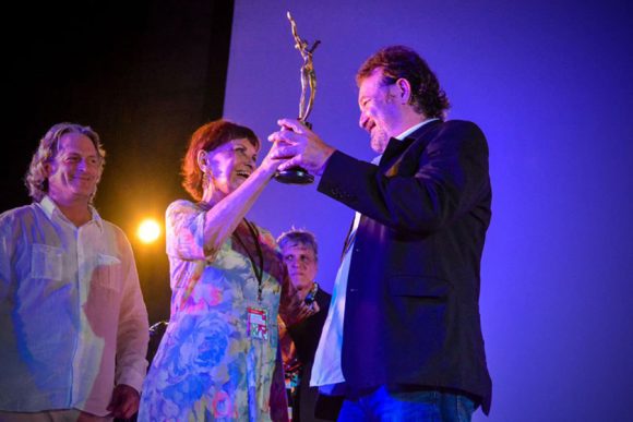 entrega del premio Lucía de Honor, máximo galardón otorgado por el Festival Internacional de Cine de Gibara (FICGibara), al reconocido actor Jorge Perugorría