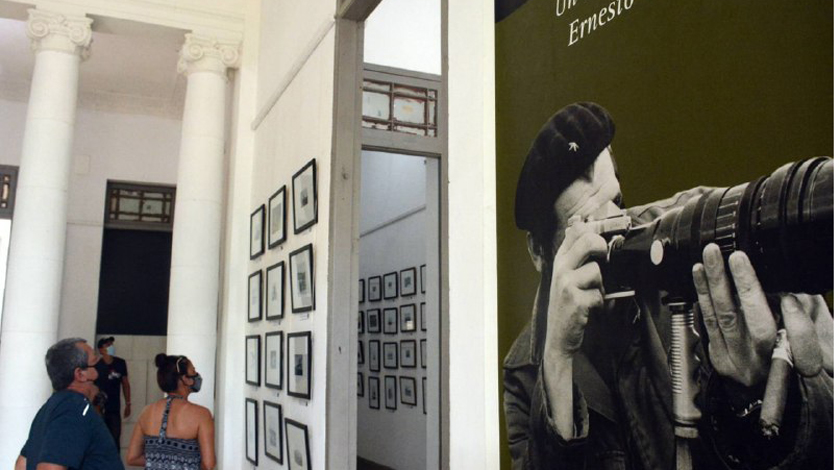 exposición itinerante con fotografías realizadas por el Che