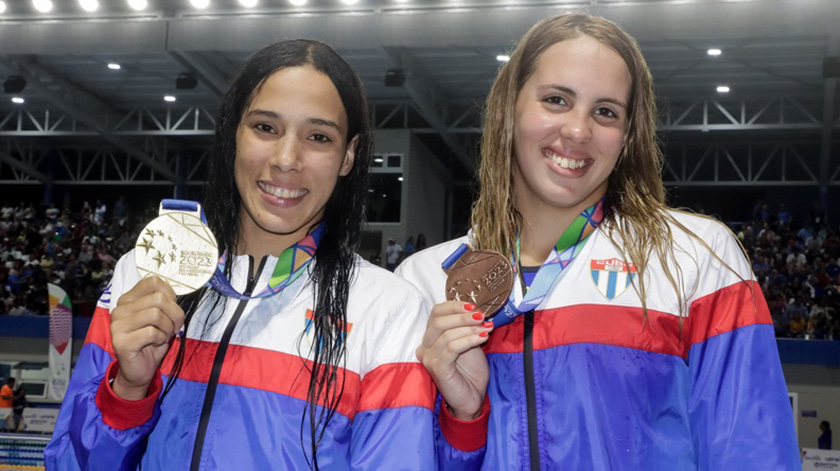 Elisbet Gámez y Andrea Becali