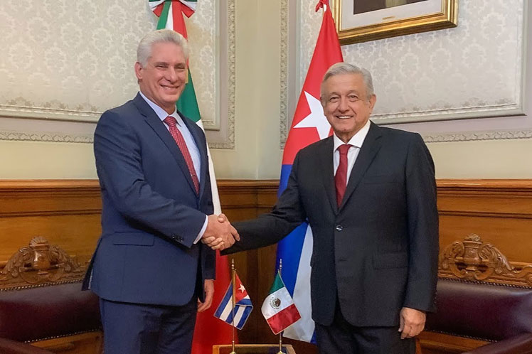 Presidentes de Cuba y México por estrechar relaciones