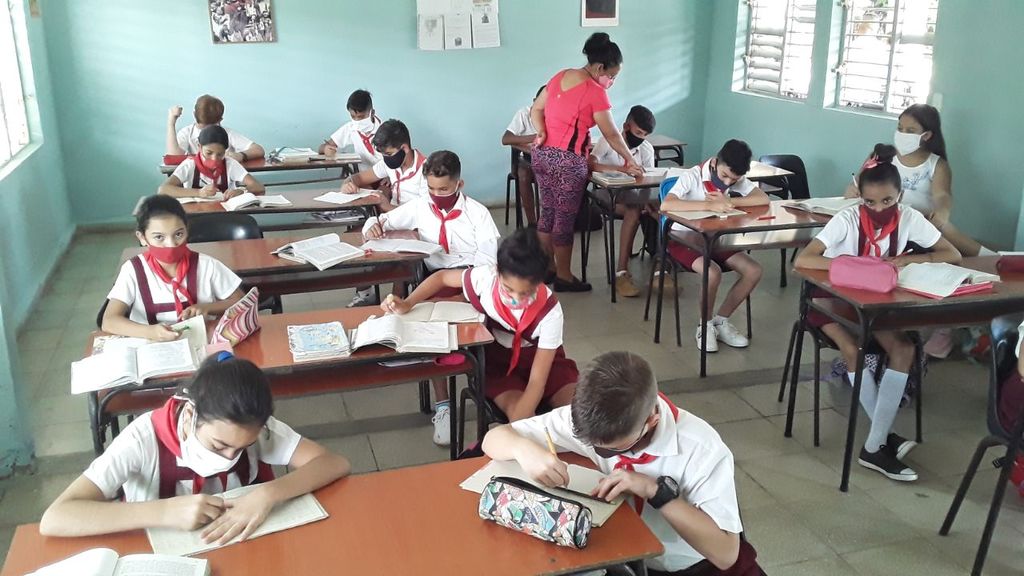 Más de 600 mil estudiantes cubanos vuelven hoy a las aulas 