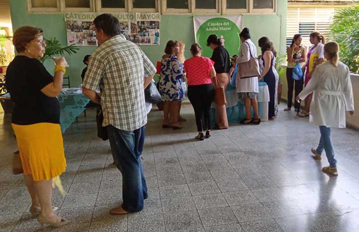 Evento científico sobre el adulto mayor 