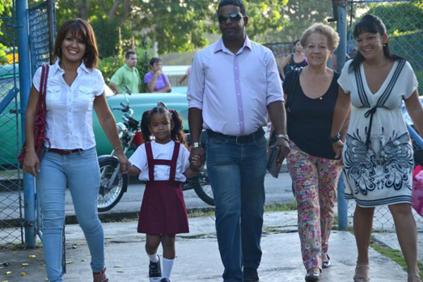 Afirma Díaz-Canel que Cuba tendá Código de las Familias moderno