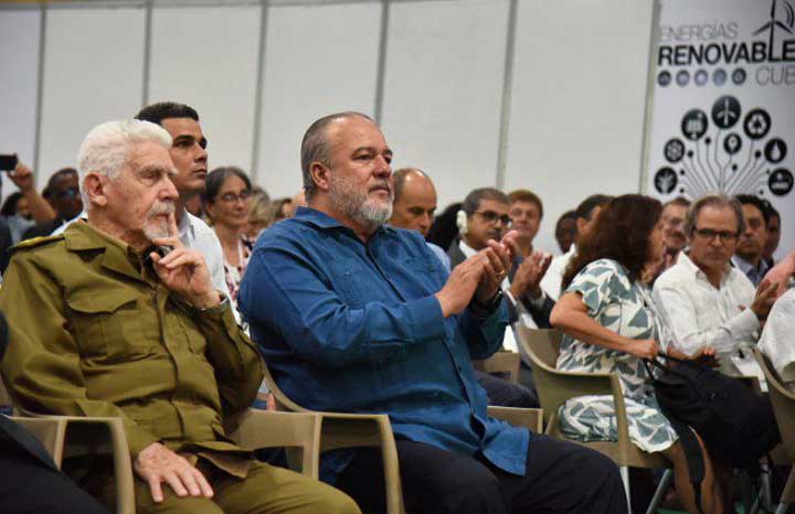  Manuel Marrero Cruz y Ramiro Valdés Menéndez