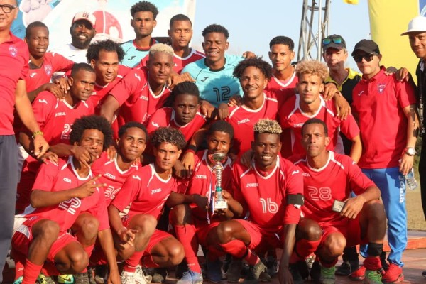 Santiago de Cuba ganó la corona del Torneo Apertura de la 107 Liga Nacional de Fútbol. Foto: Roberto Morejón.