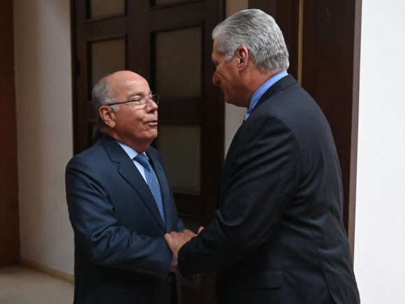 Recibe presidente Miguel Díaz-Canel Bermúdez a Mauro Vieira, ministro de Relaciones Exteriores de la República de Brasil. Foto: Estudios Revolución Recibe presidente Miguel Díaz-Canel Bermúdez a Mauro Vieira, ministro de Relaciones Exteriores de la República de Brasil. Foto: Estudios Revolución