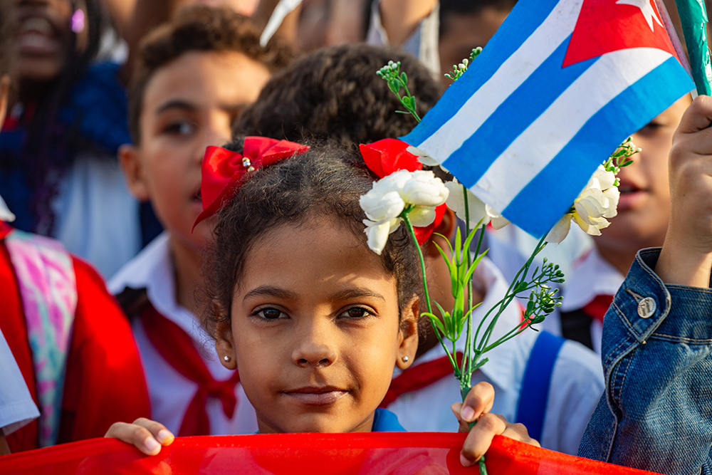 Desde temprano la Plaza de la Revolución recibió a niños y jóvenes cubanos para celebrar el natalicio de José Martí. Foto: Enrique González (Enro)/ Cubadebate. Desde temprano la Plaza de la Revolución recibió a niños y jóvenes cubanos para celebrar el natalicio de José Martí. Foto: Enrique González (Enro)/ Cubadebate.