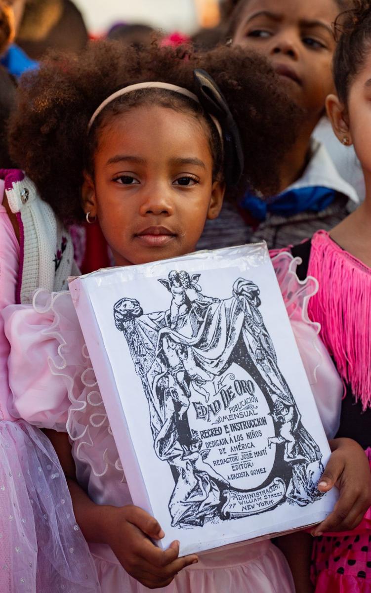 Desde temprano la Plaza de la Revolución recibió a niños y jóvenes cubanos para celebrar el natalicio de José Martí. Foto: Enrique González (Enro)/ Cubadebate. Desde temprano la Plaza de la Revolución recibió a niños y jóvenes cubanos para celebrar el natalicio de José Martí. Foto: Enrique González (Enro)/ Cubadebate.