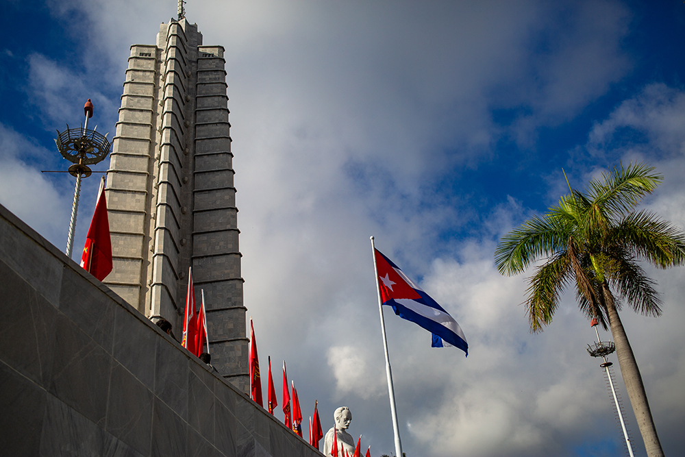 Desde temprano la Plaza de la Revolución recibió a niños y jóvenes cubanos para celebrar el natalicio de José Martí. Foto: Enrique González (Enro)/ Cubadebate. Desde temprano la Plaza de la Revolución recibió a niños y jóvenes cubanos para celebrar el natalicio de José Martí. Foto: Enrique González (Enro)/ Cubadebate.