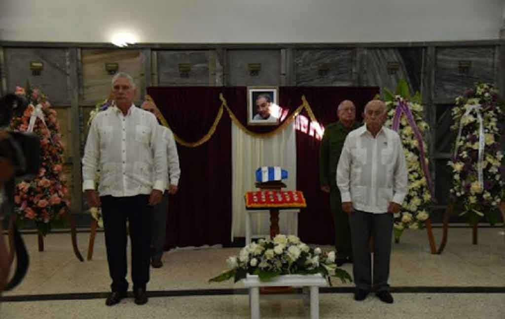  Raúl Castro, y  Miguel Díaz-Canel