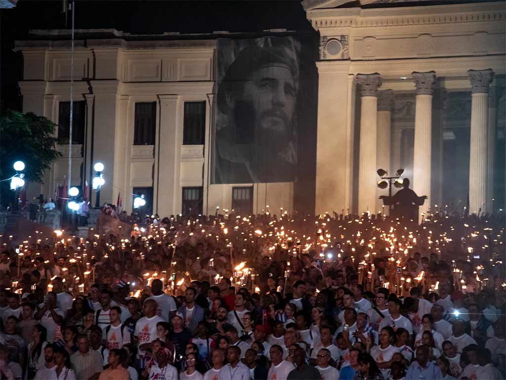 Cuba celebra aniversario 171 del natalicio de José Martí.   Fotos: José (Tito) Meriño , Prensa Latina 