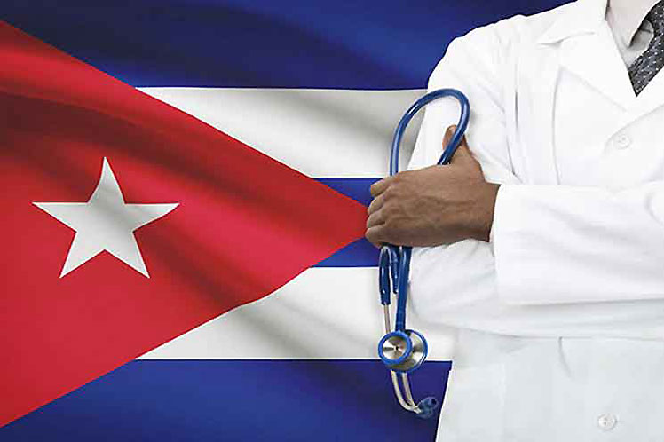 Médicos cubanos