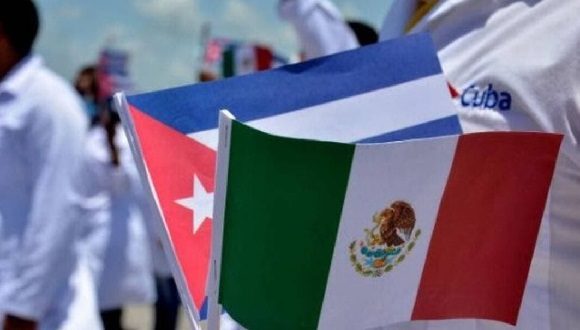 En México, 277 médicos cubanos prestan servicios en siete estados