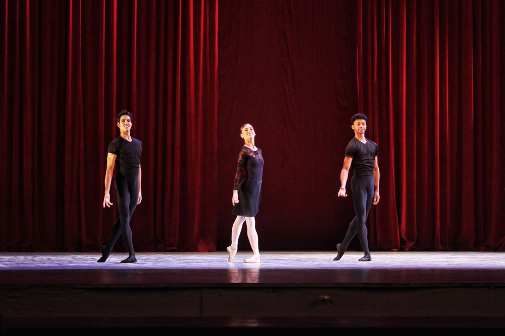 En el desfile inaugural participaron alumnos de la Escuela Nacional de Ballet «Fernando Alonso», del Taller Vocacional de la cátedra de Danza del BNC y el propio BNC