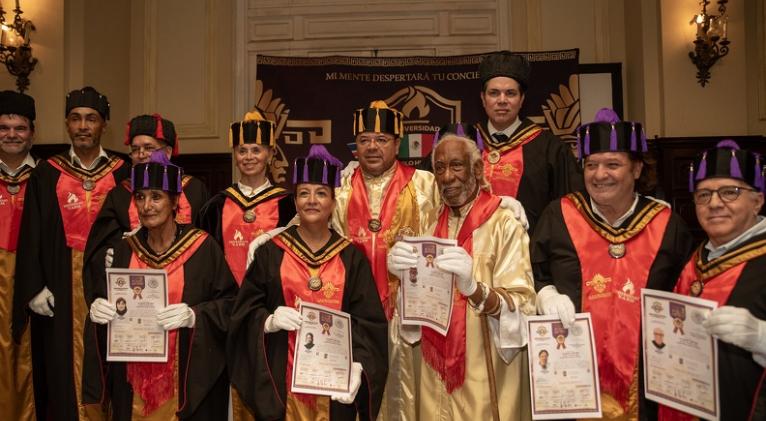 Ceremonia de entrega del título de Doctor Hispano Honoris Causa Magistral Bellas Artes, de la Universidad Anglohispano Mexicana (UAHM), con sede en el Estado de Puebla, México, efectuada en el Hemiciclo del edificio de Arte Universal del Museo Nacional de Bellas Artes, en La Habana, Cuba, el 4 de octubre de 2024. ACN FOTO/Luis JIMÉNEZ ECHEVARRÍA