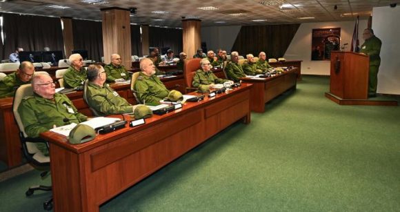 Raúl Castro y Díaz-Canel participan en inicio de Ejercicio Baraguá