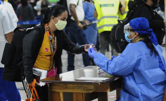 Medidas de control sanitario en aeropuerto