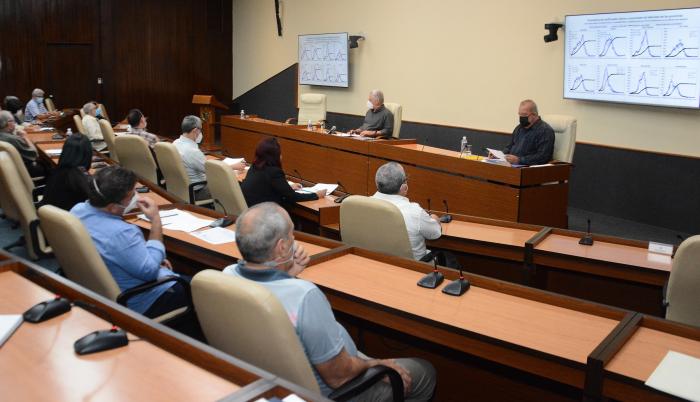 Encuentro de Miguel Díaz-Canel Bermúdez, con expertos y científicos de Salud Pública