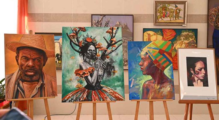 Exposición de artistas cubanos