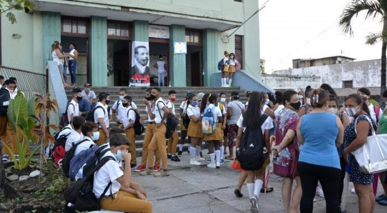 Estudiantes de secundaria básica