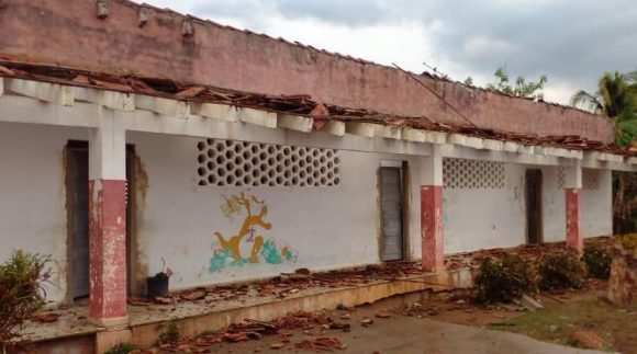 La escuela primaria Esteban Hernández figura entre los locales con afectaciones. Foto; Tomada de Escambray.