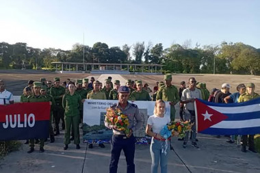 Minint honra natalicios de Maceo y Che