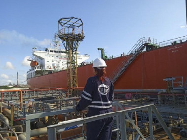 Cienfuegos refina crudo ruso intensamente