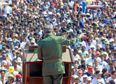 Fidel pronuncia discurso por el Día Internacional de los Trabajadores, en la Plaza de la Revolución 